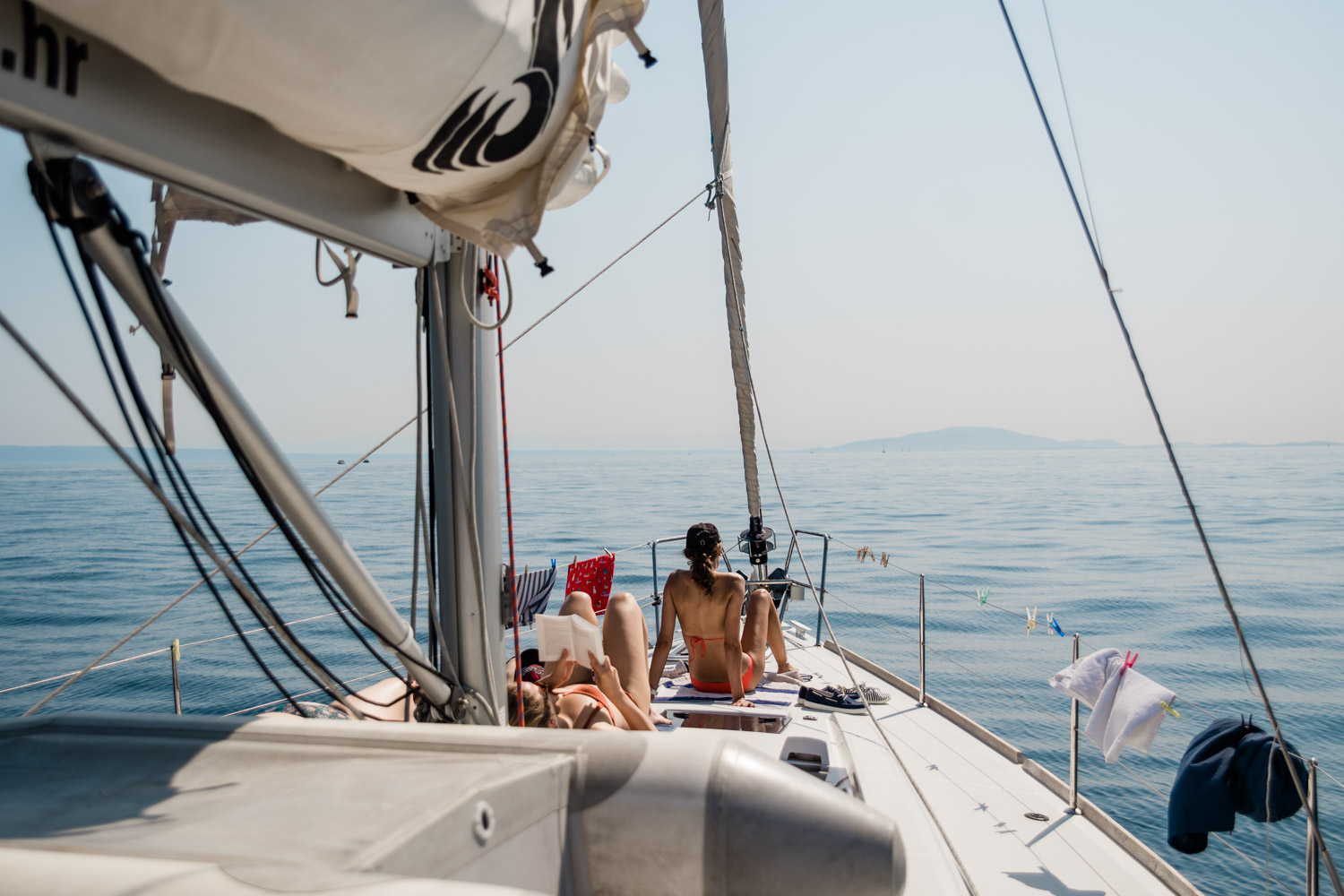 Reisereportage über eine Segelreise für einen Reiseanbieter von Fotografin Anne Krämer in Luebeck, Hamburg und Niedersachsen. Spannende Reportagen, Editorials und Bildstrecken. Reportage Fotograf Luebeck für Magazine, Zeitschriften und Unternehmen.