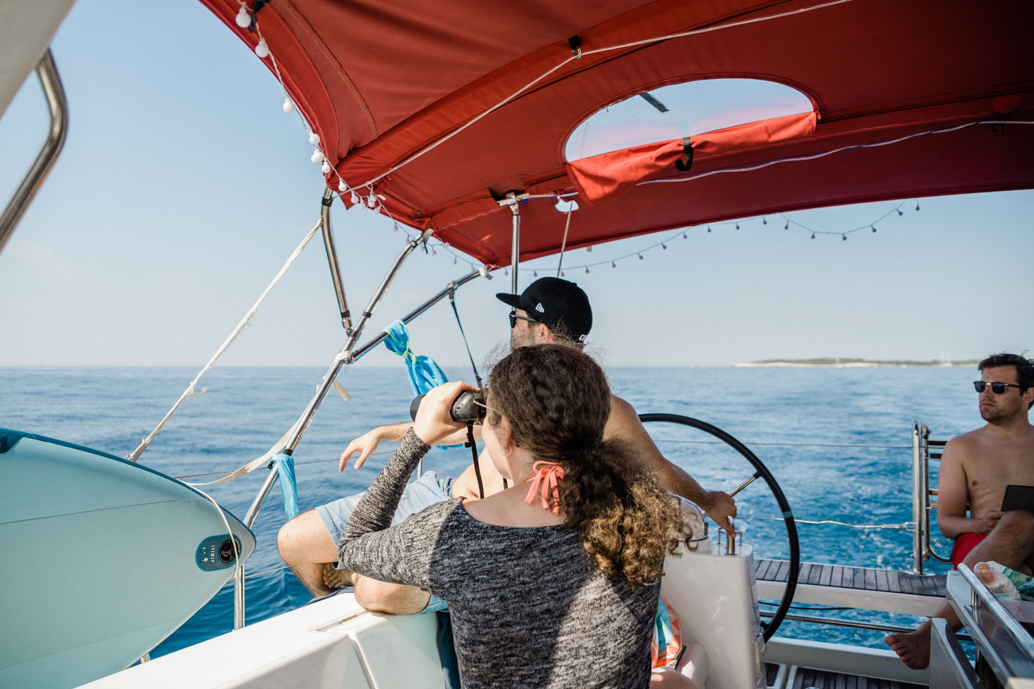 Reisereportage über eine Segelreise für einen Reiseanbieter von Fotografin Anne Krämer in Luebeck, Hamburg und Niedersachsen. Spannende Reportagen, Editorials und Bildstrecken. Reportage Fotograf Luebeck für Magazine, Zeitschriften und Unternehmen.