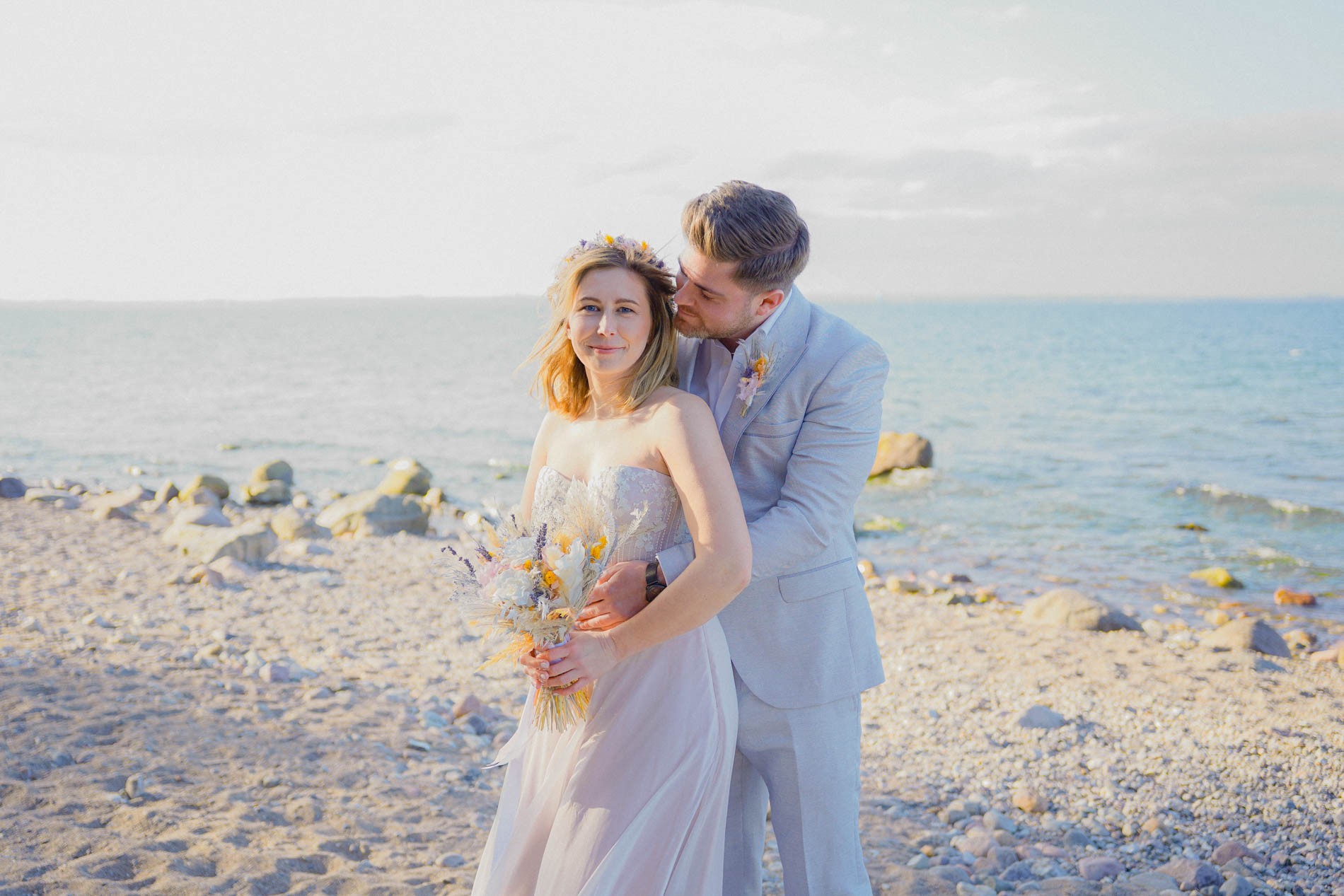 Anne Krämer, Hochzeitsfotograf Hamburg, fotografiert ein Hochzeitspaar bei einer Hochzeit in Hamburg