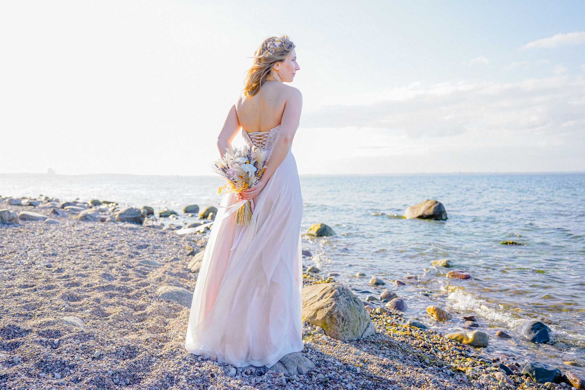 Anne Krämer, Hochzeitsfotograf Hamburg, fotografiert ein Hochzeitspaar bei einer Hochzeit in Hamburg