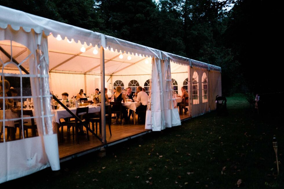 Emphatische Hochzeitsfotografie Luebeck von Anne Krämer mit langjähriger Erfahrung als Fotografin / Fotograf für natürliche Hochzeiten in Luebeck, Hamburg und ganz Schleswig Holstein.