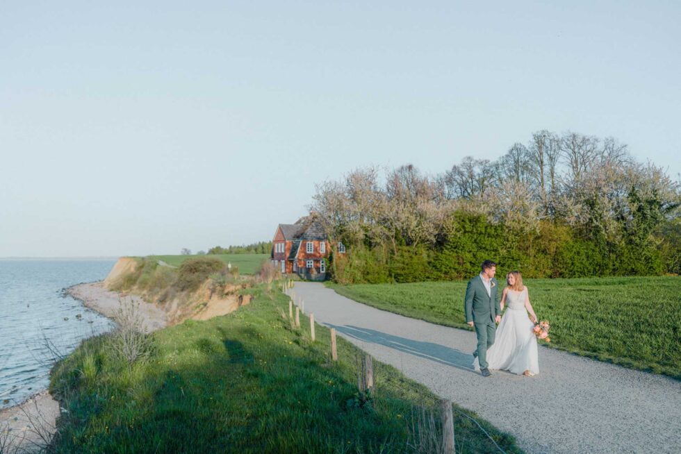 Emphatische Hochzeitsfotografie Luebeck von Anne Krämer mit langjähriger Erfahrung als Fotografin / Fotograf für natürliche Hochzeiten in Luebeck, Hamburg und ganz Schleswig Holstein.
