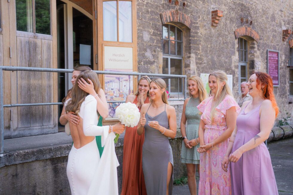 Emphatische Hochzeitsfotografie Luebeck von Anne Krämer als professionelle Fotografin / professioneller Fotograf für natürliche Hochzeiten in Luebeck, Hamburg und ganz Schleswig Holstein.