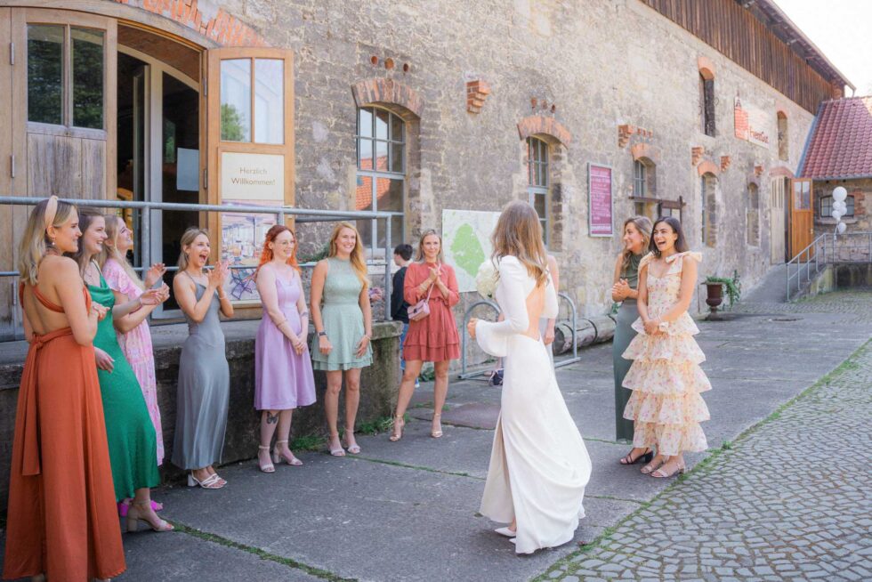 Emphatische Hochzeitsfotografie Luebeck von Anne Krämer als professionelle Fotografin / professioneller Fotograf für natürliche Hochzeiten in Luebeck, Hamburg und ganz Schleswig Holstein.