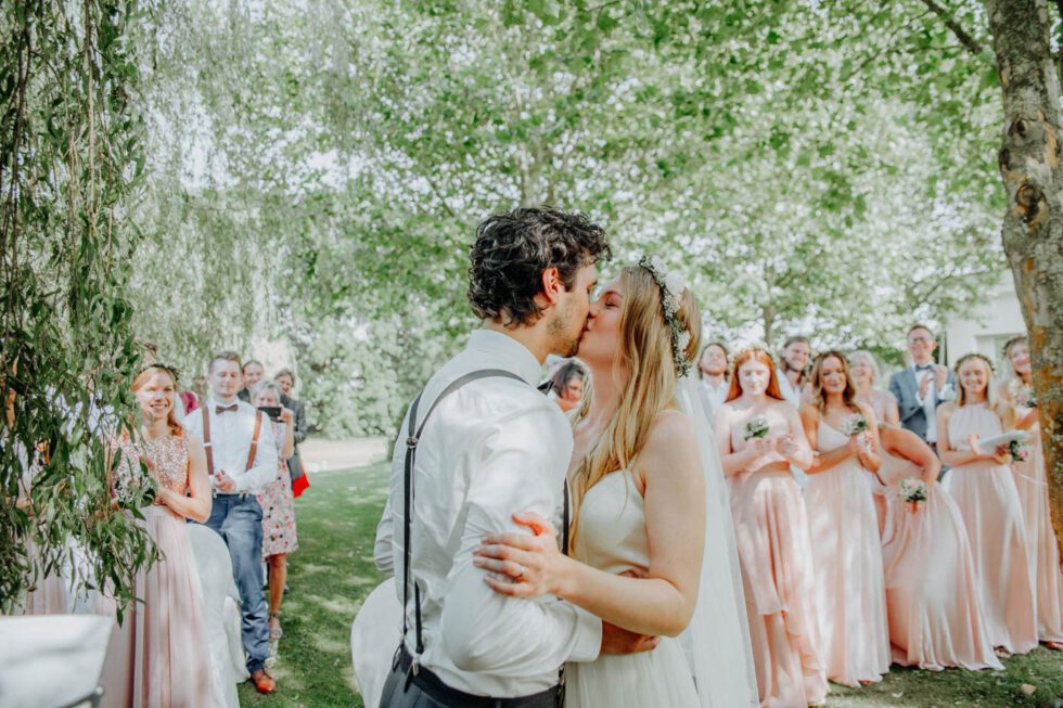 Emphatische Hochzeitsfotografie Luebeck von Anne Krämer mit langjähriger Erfahrung als Fotograf für Hochzeiten in Luebeck, Hamburg und ganz Schleswig Holstein.