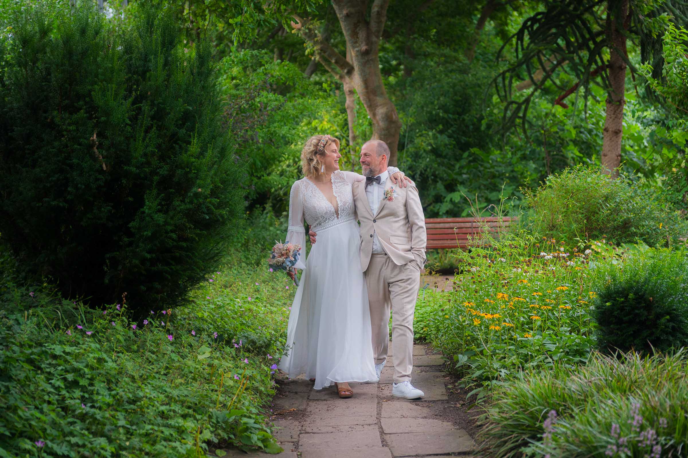 Anne Krämer, Hochzeitsfotograf Hamburg, fotografiert ein Hochzeitspaar bei einer Hochzeit in Hamburg