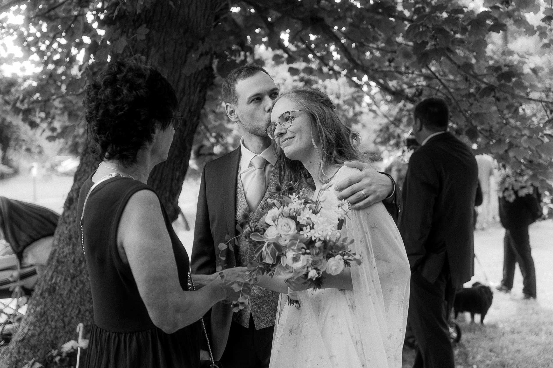 Hochzeitsfotograf Luebeck Hamburg Schleswig Holstein Schlossgut gross Schwansee Hochzeitsfotografie Anne Kraemer 79 &bull;