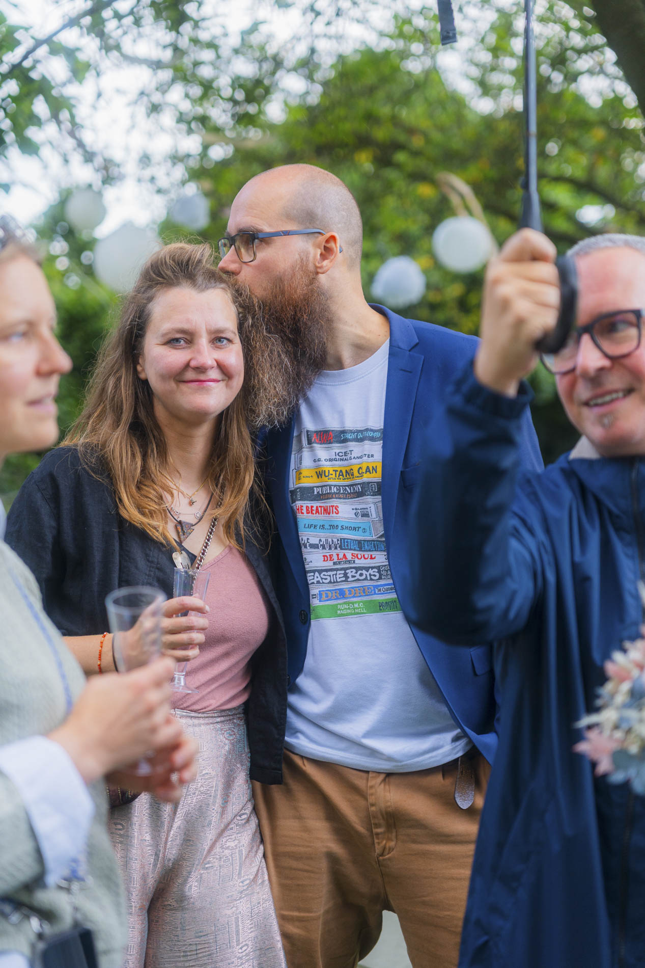Hochzeit Regen Fotos Hochzeitsfotograf Hamburg Luebeck Schleswig Holstein Fotografin Anne Kraemer 74 &bull; hochzeit regen fotos,hochzeitsfotograf hamburg,hochzeitsfotograf lübeck
