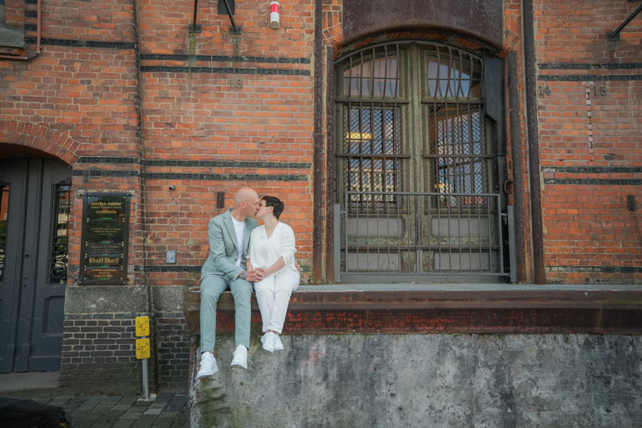 Natürliche Hochzeitsfotos in der Speicherstadt Hamburg