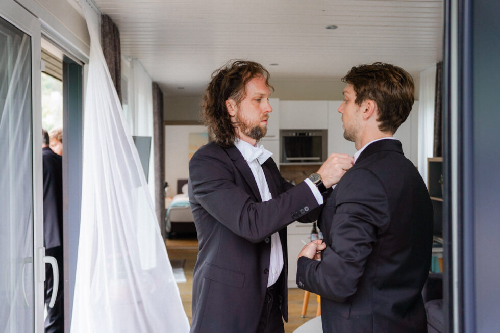 Getting Ready vor der Hochzeit in der Nähe von Hamburg voller Emotionen