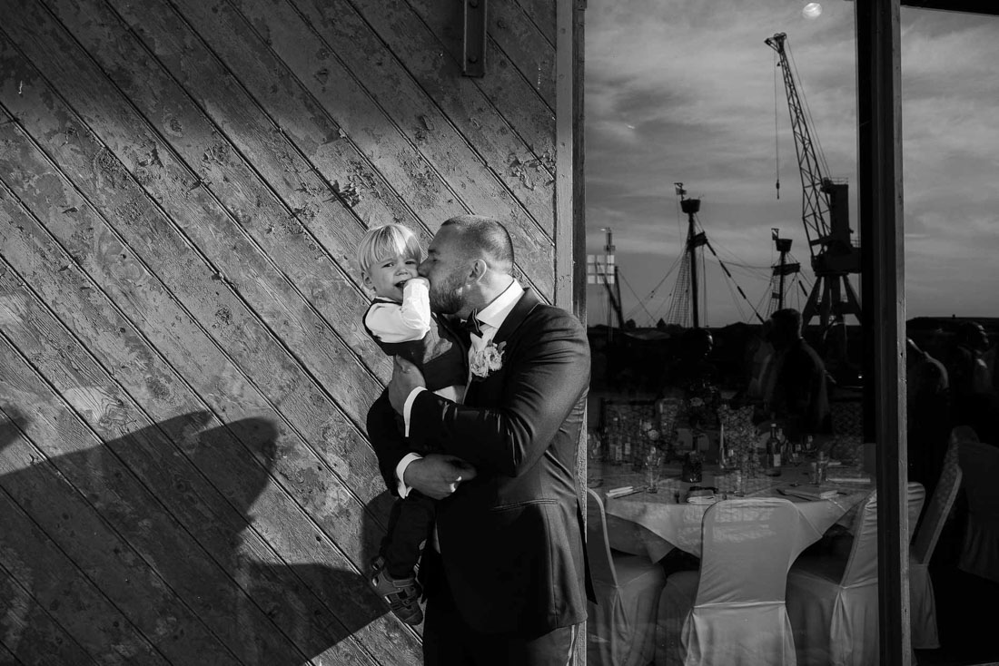 Hochzeitslocations Wasser Hamburg Schleswig Holstein Luebeck Meer Fotografin Anne Kraemer 34 &bull; Hochzeitslocations wasser norddeutschland,hochzeitslocations am wasser,Hochzeitslocations wasser hamburg,hochzeitslocations wasser lübeck,hochzeitslocations elbe,hochzeitslocations ostsee,hochzeitslocation lübecker bucht,hochzeit wasser schleswig-holstein,hochzeit see schleswig-holstein,hochzeit meer schleswig-holstein,hochzeit meer hamburg,hochzeit meer lübeck