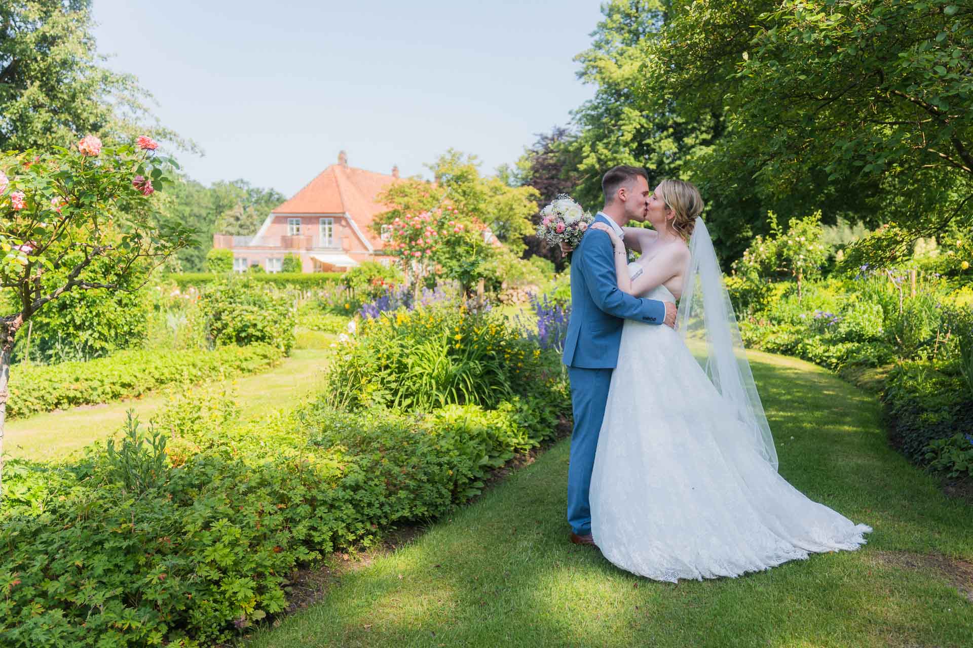 hochzeit gut marutendorf freie trauung schleswig holstein hochzeitsreportage 127 &bull; hochzeit gut marutendorf,freie trauung schleswig holstein,hochzeit gutshaus schleswig holstein,hochzeit am see schleswig holstein,hochzeitsreportage schleswig holstein,heiraten gut marutendorf