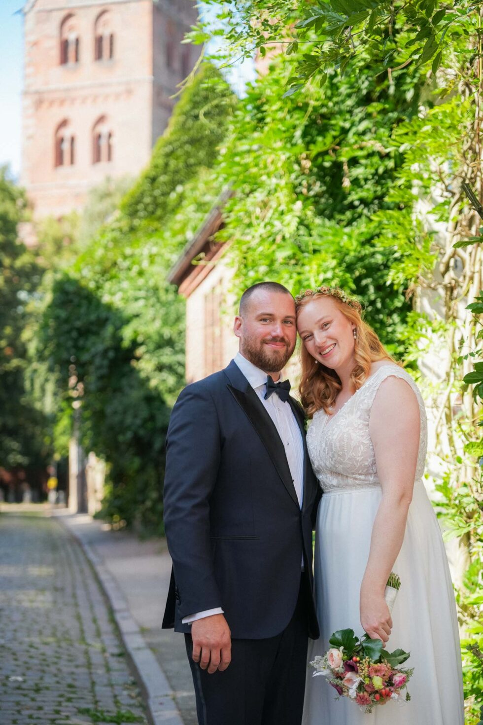 Brautpaarshooting Spaziergang durch Lübeck Altstadt