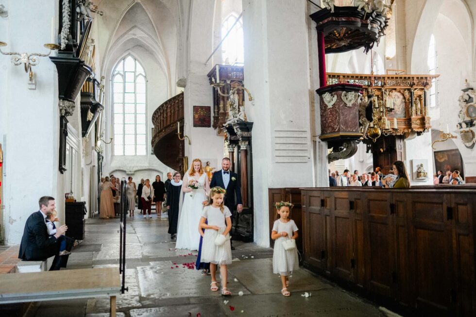 Auszug Kirche Lübeck Gratulationen Hochzeit Altstadt