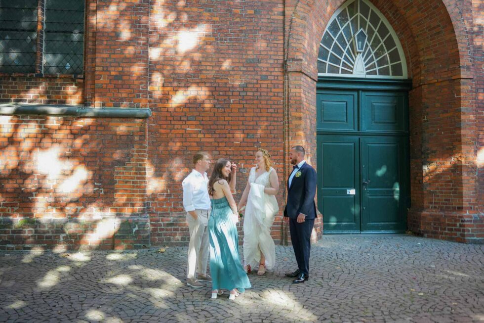 Hochzeit Kirche Lübeck Altstadt Trauung mit Gästen