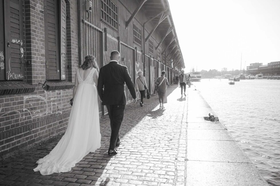 Romantische Hochzeitsfotos Lübeck Altstadt Wasserblick