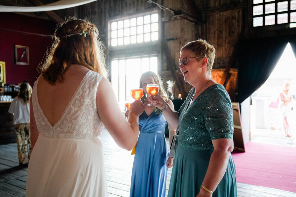 Locker feiern am Wasser Hochzeit Lübeck Altstadt