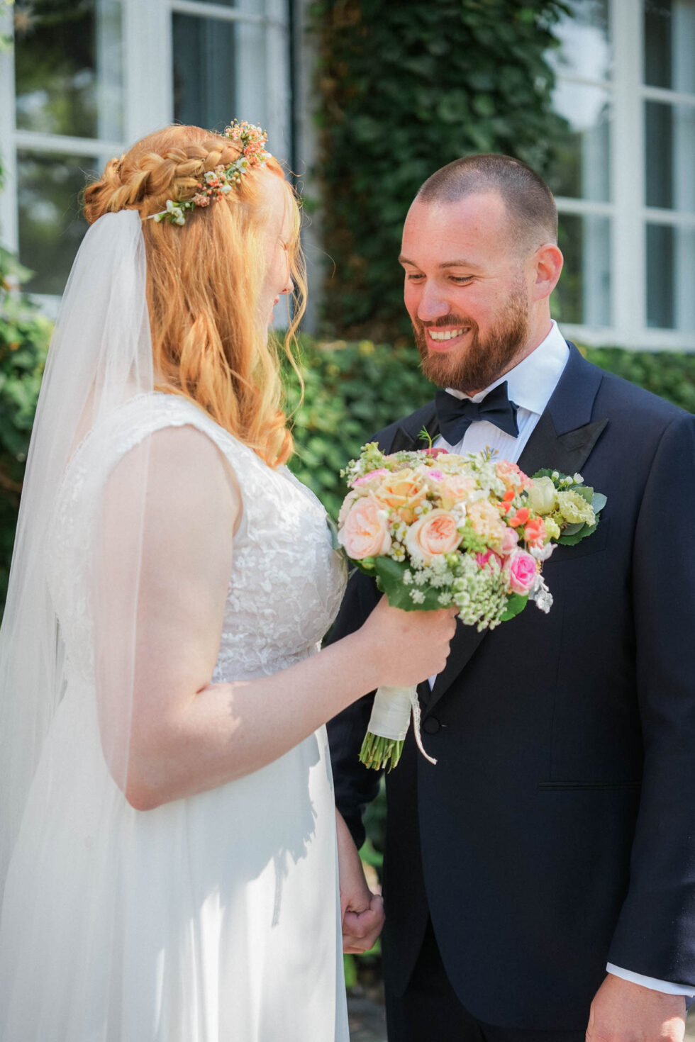 First Look Brautpaar Lübeck Altstadt intime Momente