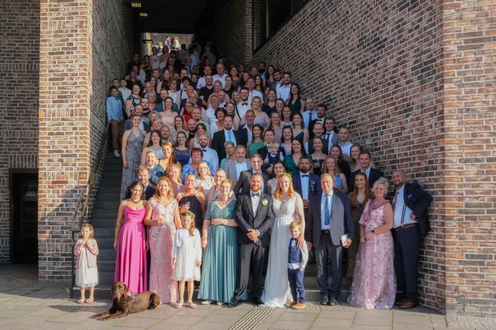 Große Hochzeitsgesellschaft Lübeck ausgelassene Stimmung