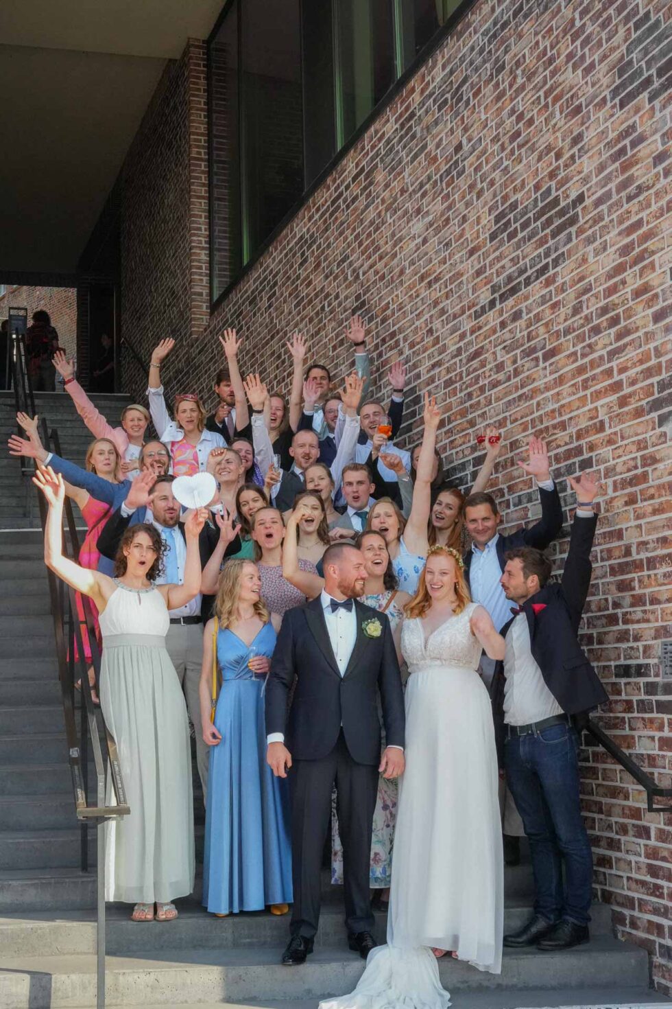 Große Hochzeitsgesellschaft Lübeck ausgelassene Stimmung