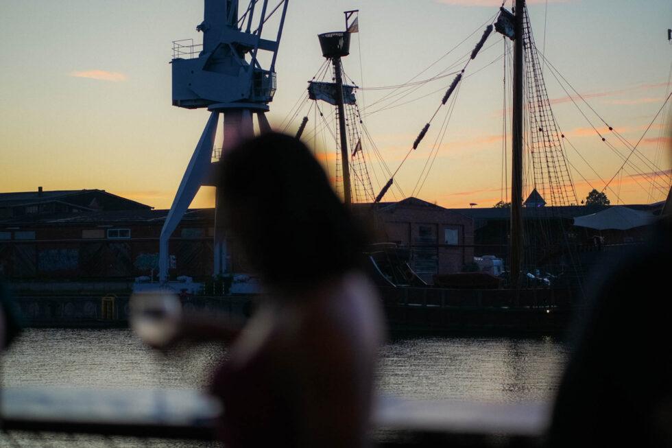 Locker feiern am Wasser Hochzeit Lübeck Altstadt