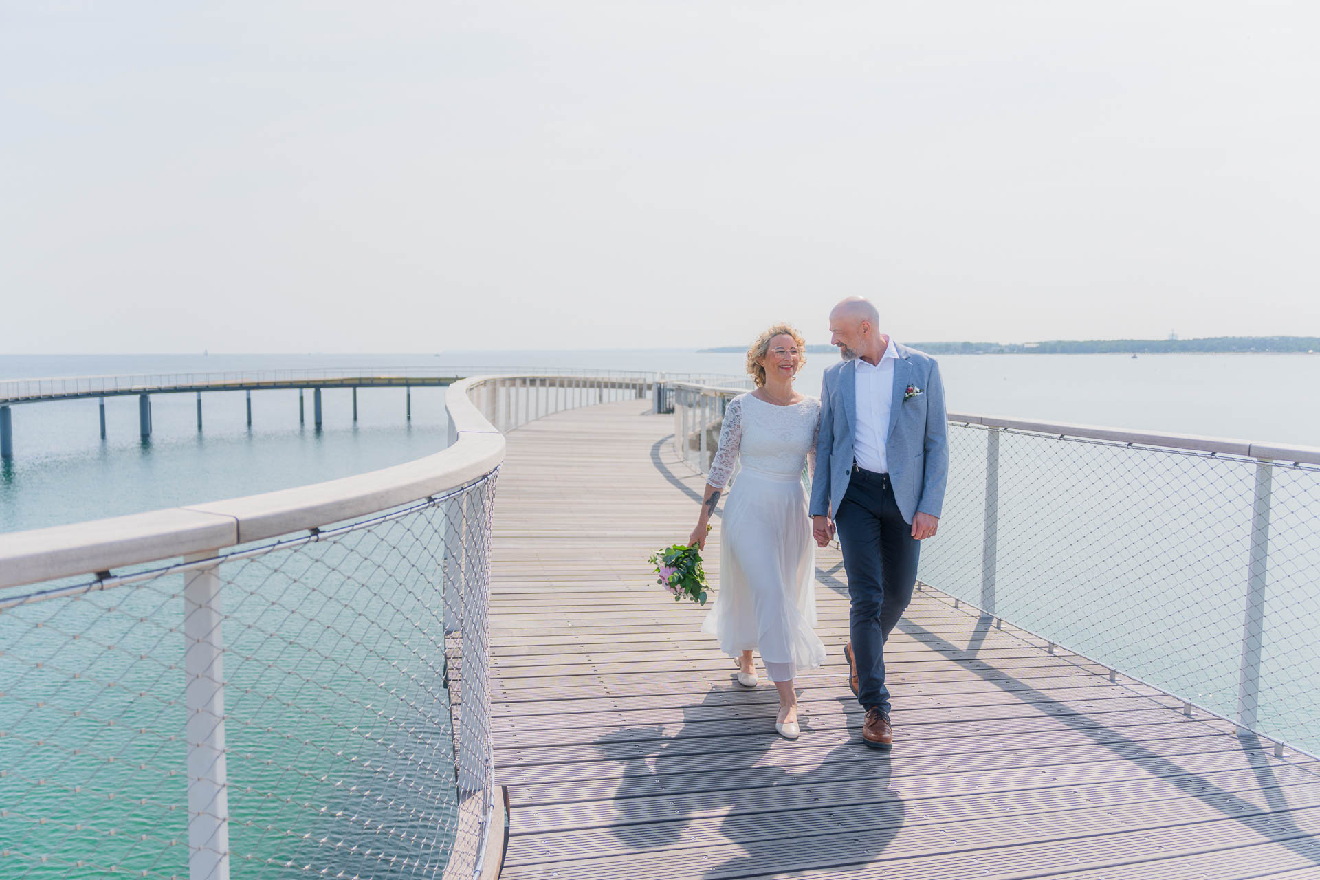 hochzeit standesamt timmendorfer strand heiraten ostsee hochzeitsfotograf 41 &bull; hochzeit timmendorfer strand standesamt,hochzeit ostsee strand fotos,hochzeit zu zweit ostsee,brautpaarshooting strand timmendorf,hochzeitsreportage timmendorfer strand,heiraten timmendorfer strand