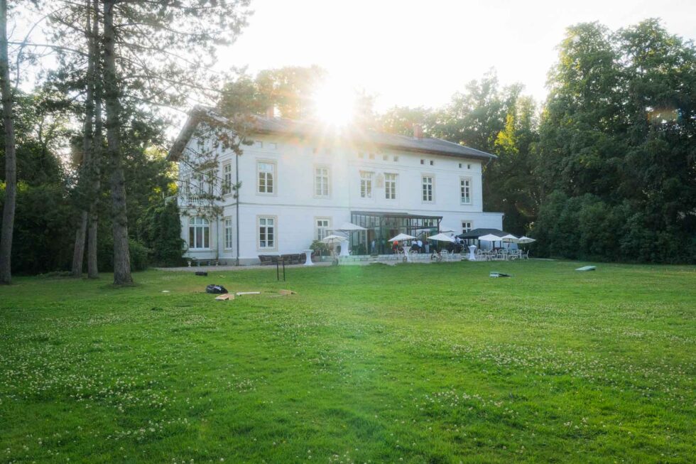 Hochzeitslocation Gut Bliestorf mit historischer Architektur und Parkanlage