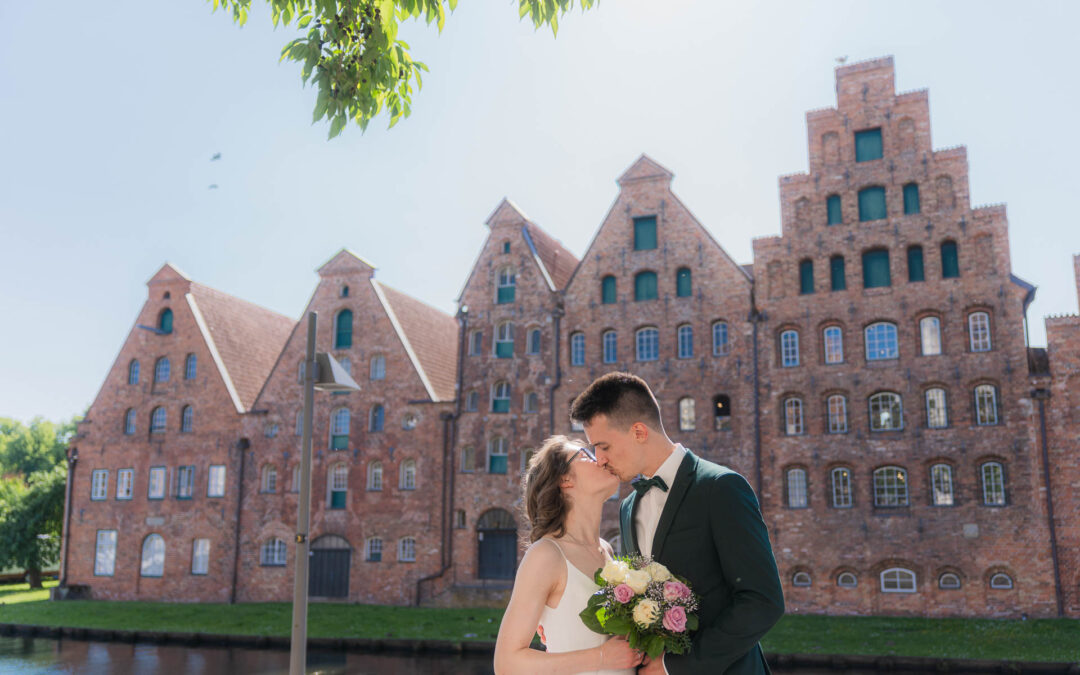 Melanie & Lukas – Standesamtliche Hochzeit Lübeck – Lindsche Villa