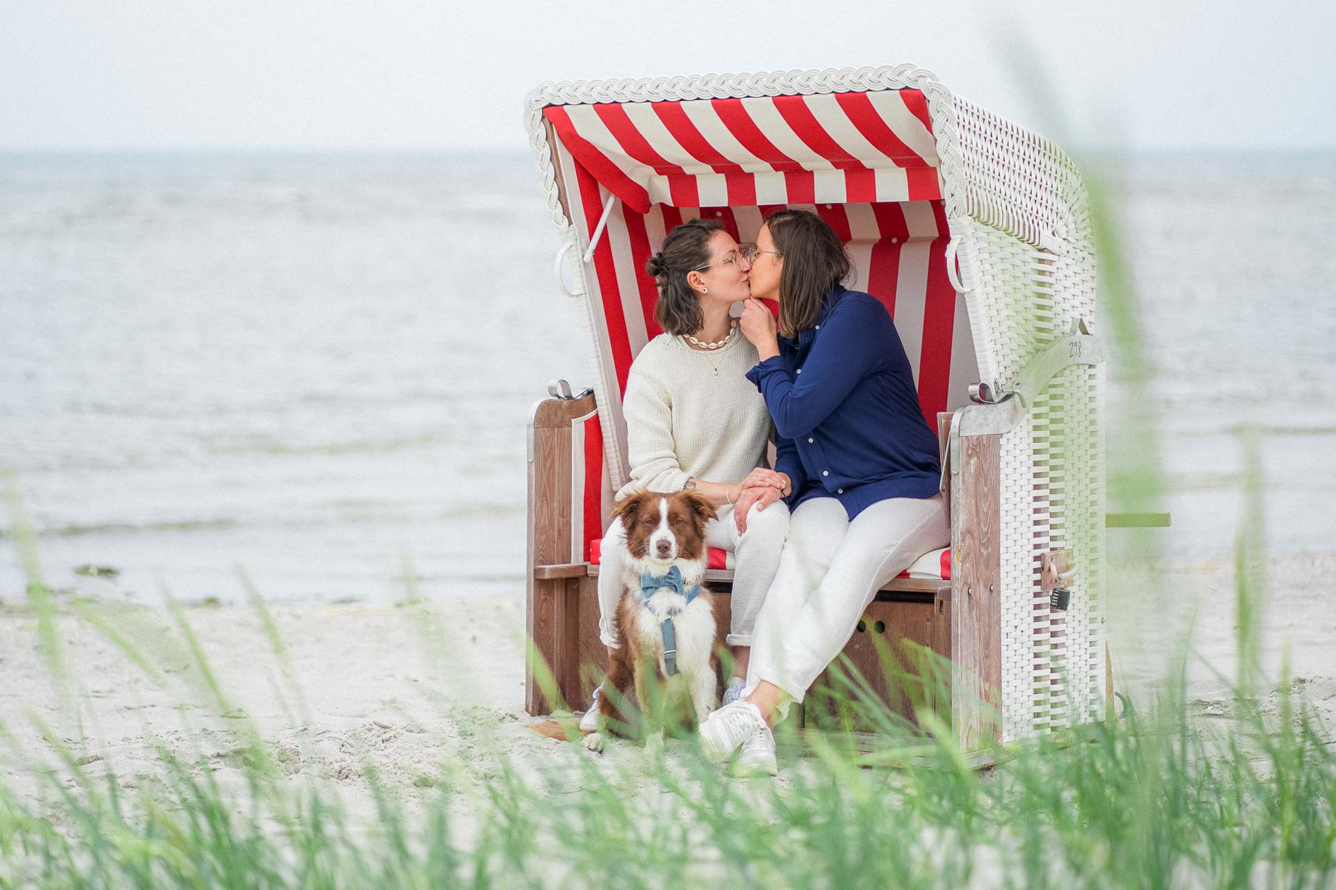 strandhochzeit stein kiel ostsee schleswig holstein trauung strand hochzeitsfotograf 87 &bull; strandhochzeit kiel,hochzeit ostsee strand kiel,standesamt stein kiel hochzeit,hochzeit zu zweit ostsee kiel,brautpaarshooting strand kiel,hochzeitsreportage kiel ostsee,Strandhochzeit ostsee,strandhochzeit Schleswig-holstein